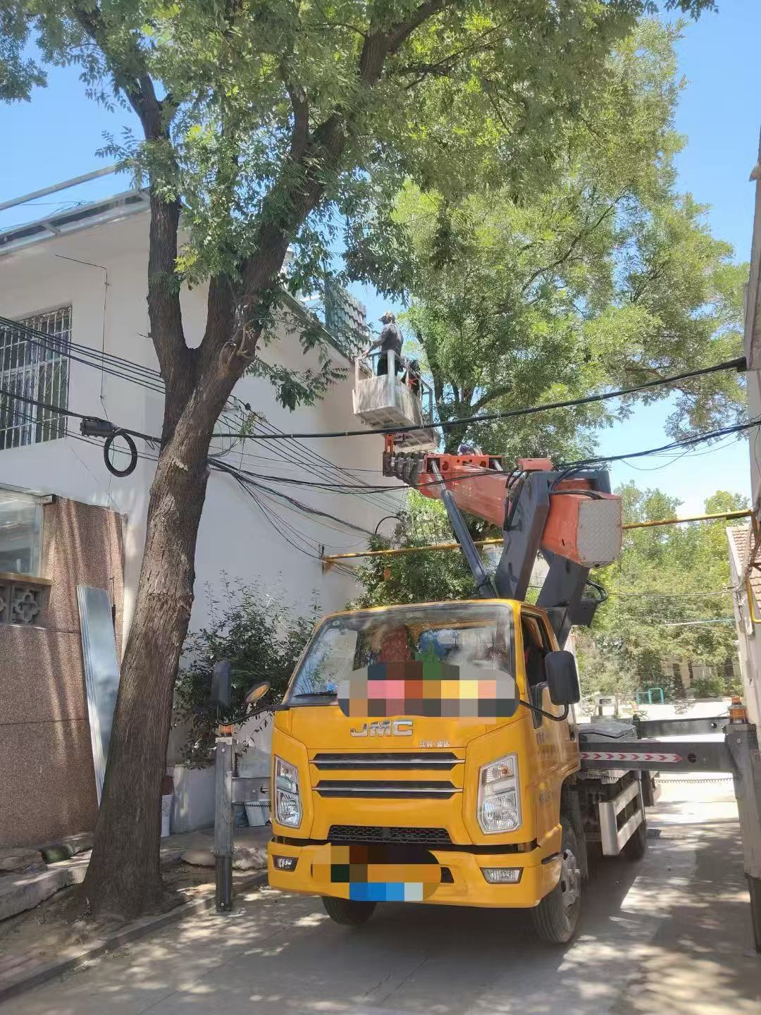 闵行区高空作业车能吊装重物吗？最大承载多少公斤？