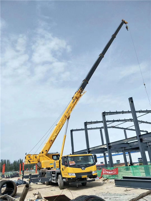 闵行区超高层建筑钢结构吊装案例